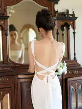 白色のウェディングドレス【背中あき・春の装飾・婚礼用】
