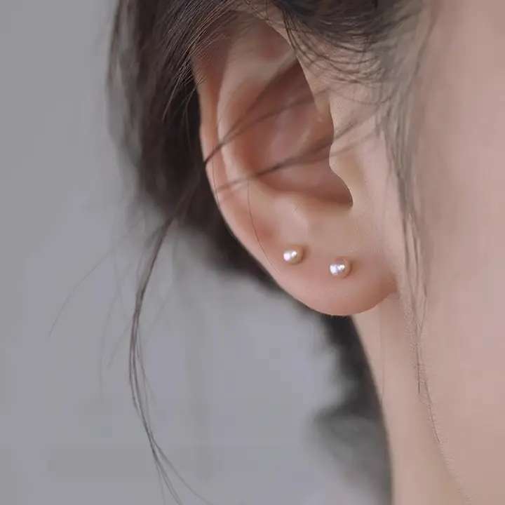 ミニ天然淡水真珠ピアス【女性用・小さな真珠・純銀製】