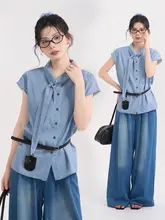 ストライプデザインのデニムシャツ【夏用・フリル袖・通勤スタイル】