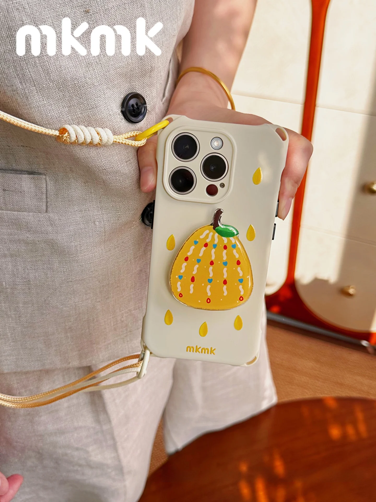 初期の携帯電話用シリコンケース：イエローペアの実用性とデザイン解析