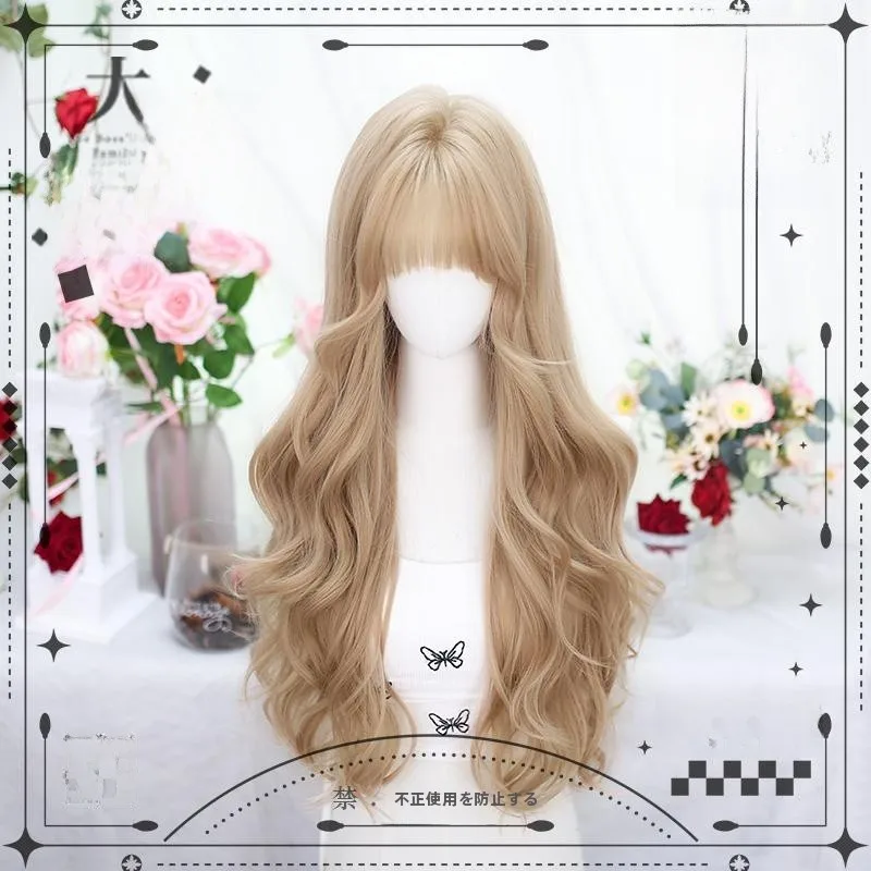 ロリータ風ロングカールウィッグ：リアルな質感でカーリーヘアを実現するコスプレスタイル