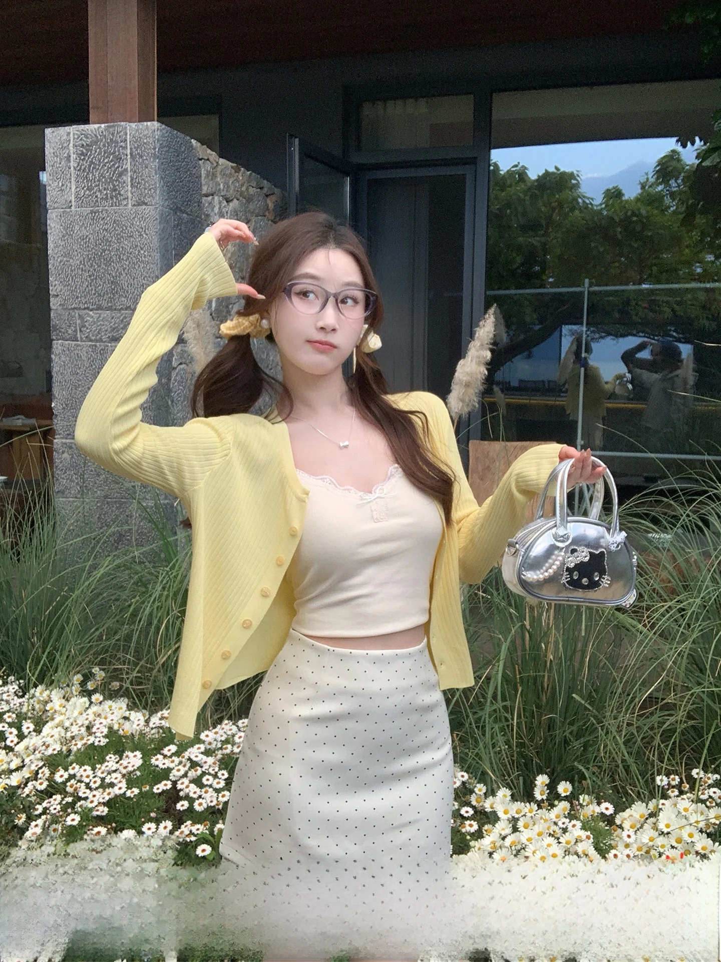 春と秋にぴったりの温度調節カーディガン、素材別に3ブランドを厳選して紹介！肌触りも暖かさも、季節の変化に合わせて上手に使い分けたい
