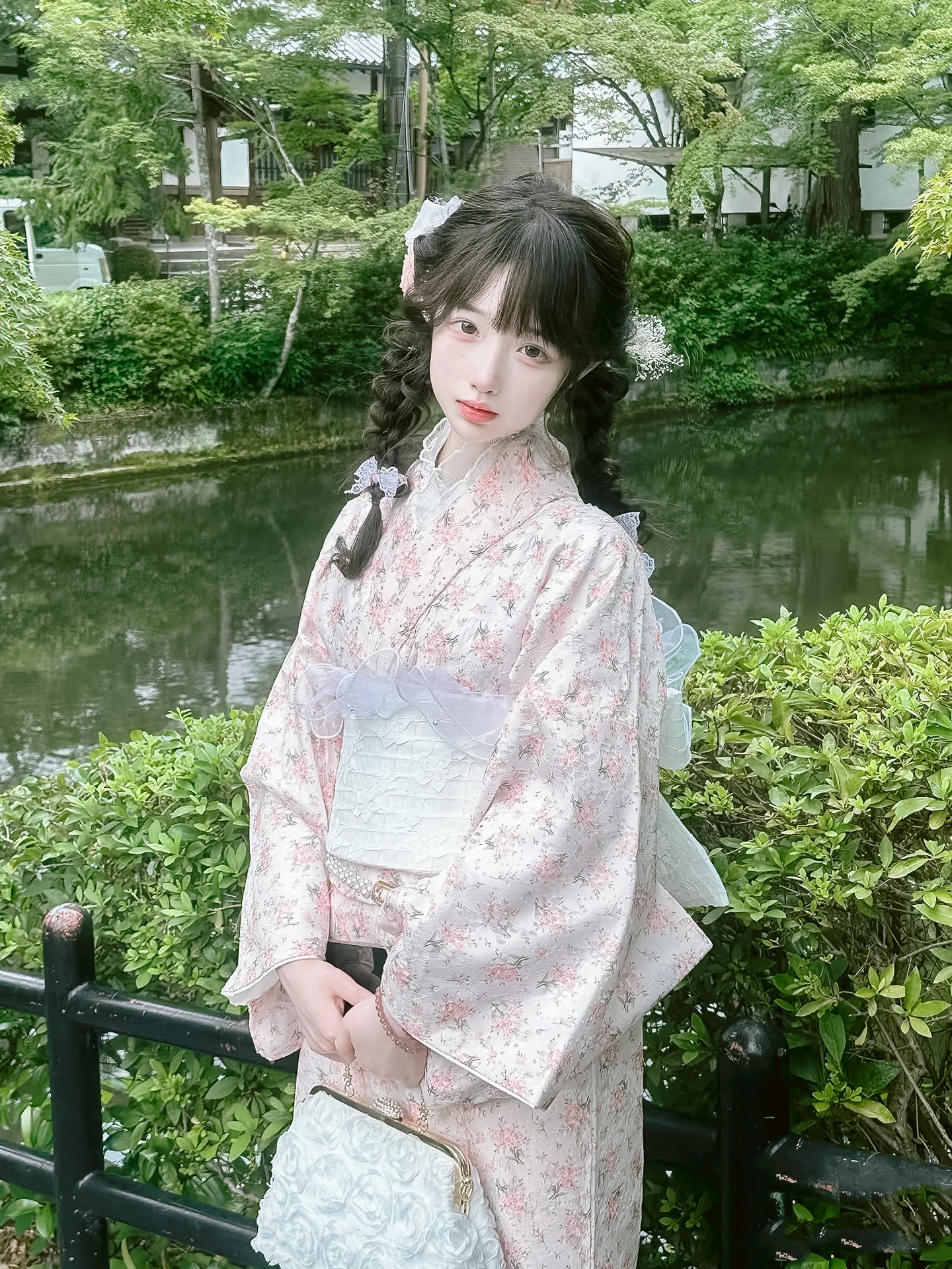 大正ロマンの服を着るなら、花火大会の瞬間が一番美しい？