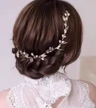 優雅な新婦の低いお団子スタイル用アクセサリー【パール装飾・欧風・ヘッドバンドタイプ】