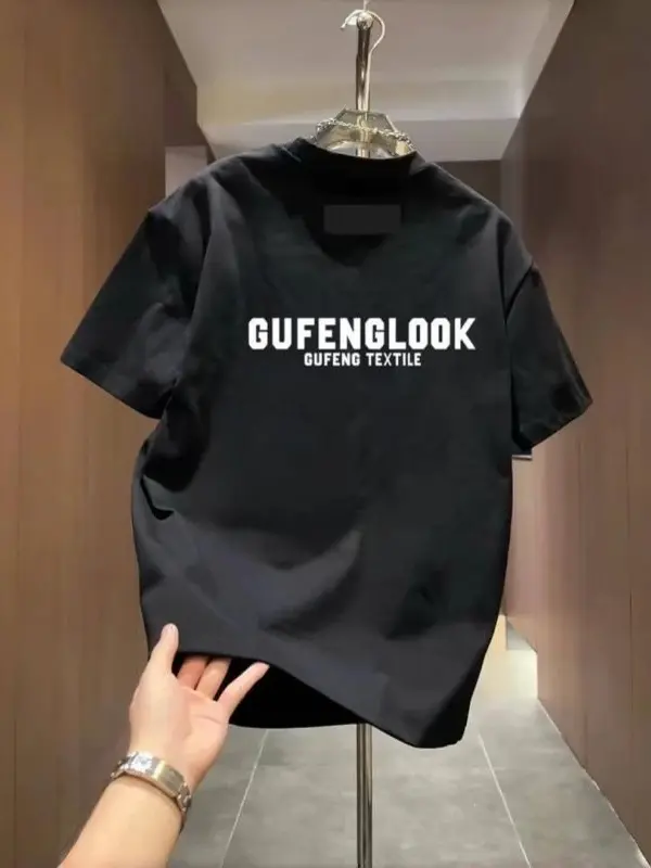 ハーフバースデー ロゴ 印刷の個性を表現する半袖Tシャツ：デザインと実用性のバランス