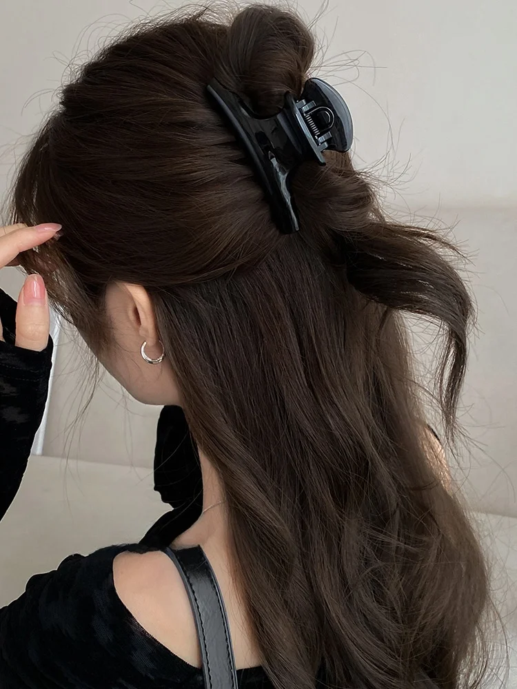 しっかり留まるヘアクリップを選ぶときに迷うのは、なぜ？