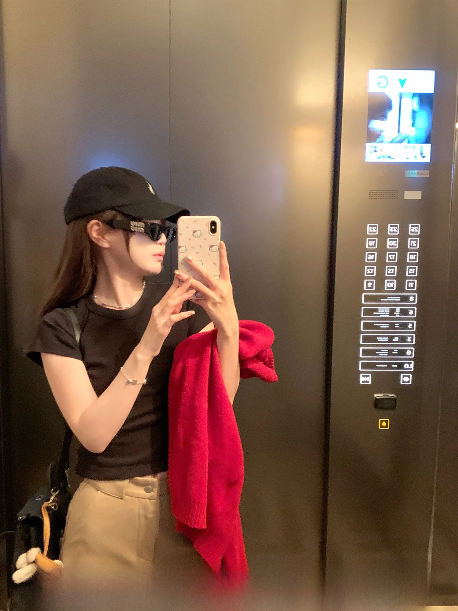 無地tシャツ着こなしのベストな選び方は？レディース3選で実践する日常スタイル