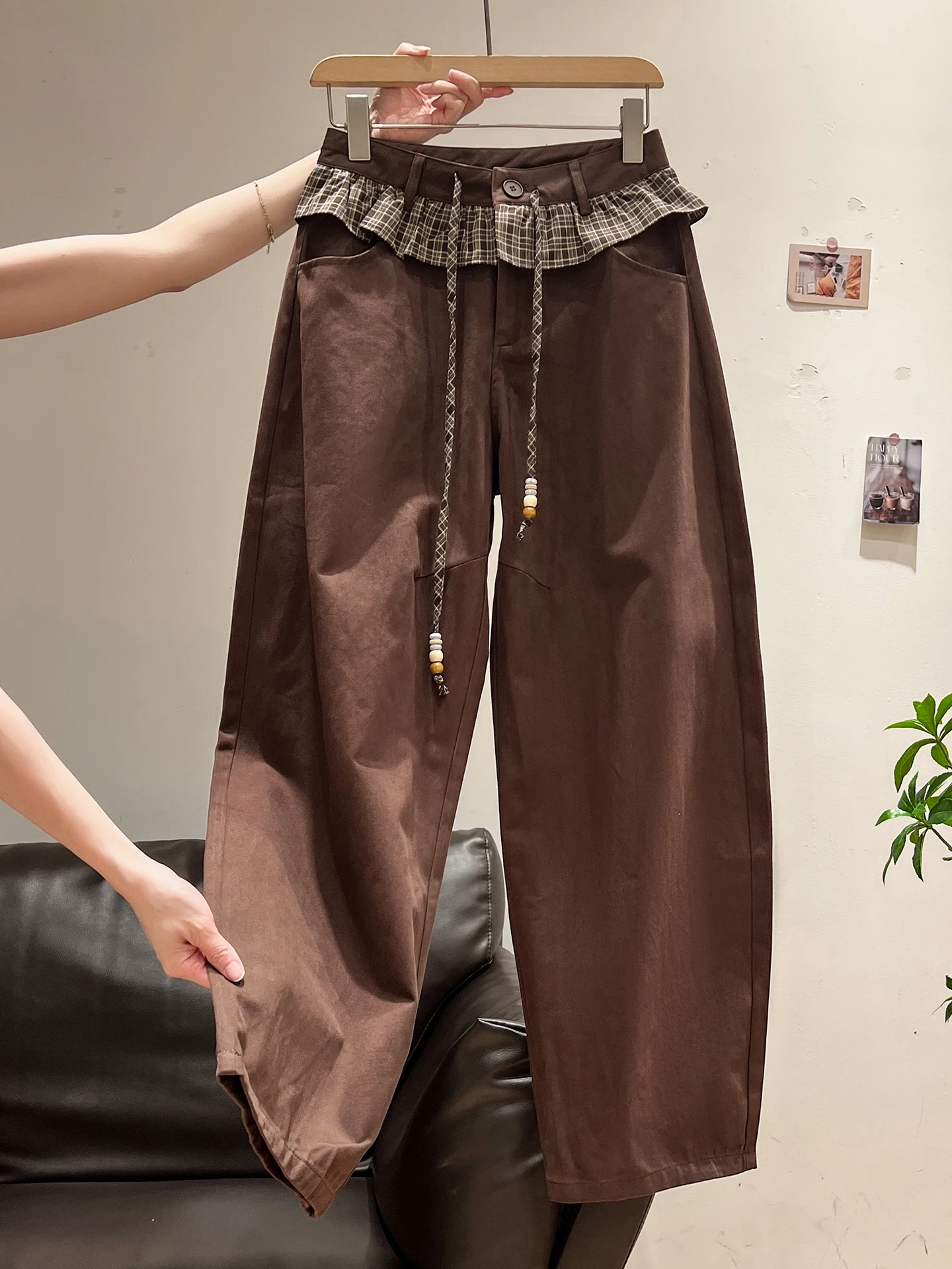 10月中ばに着る服の選び方って？エレガントなチェックセットが解決する