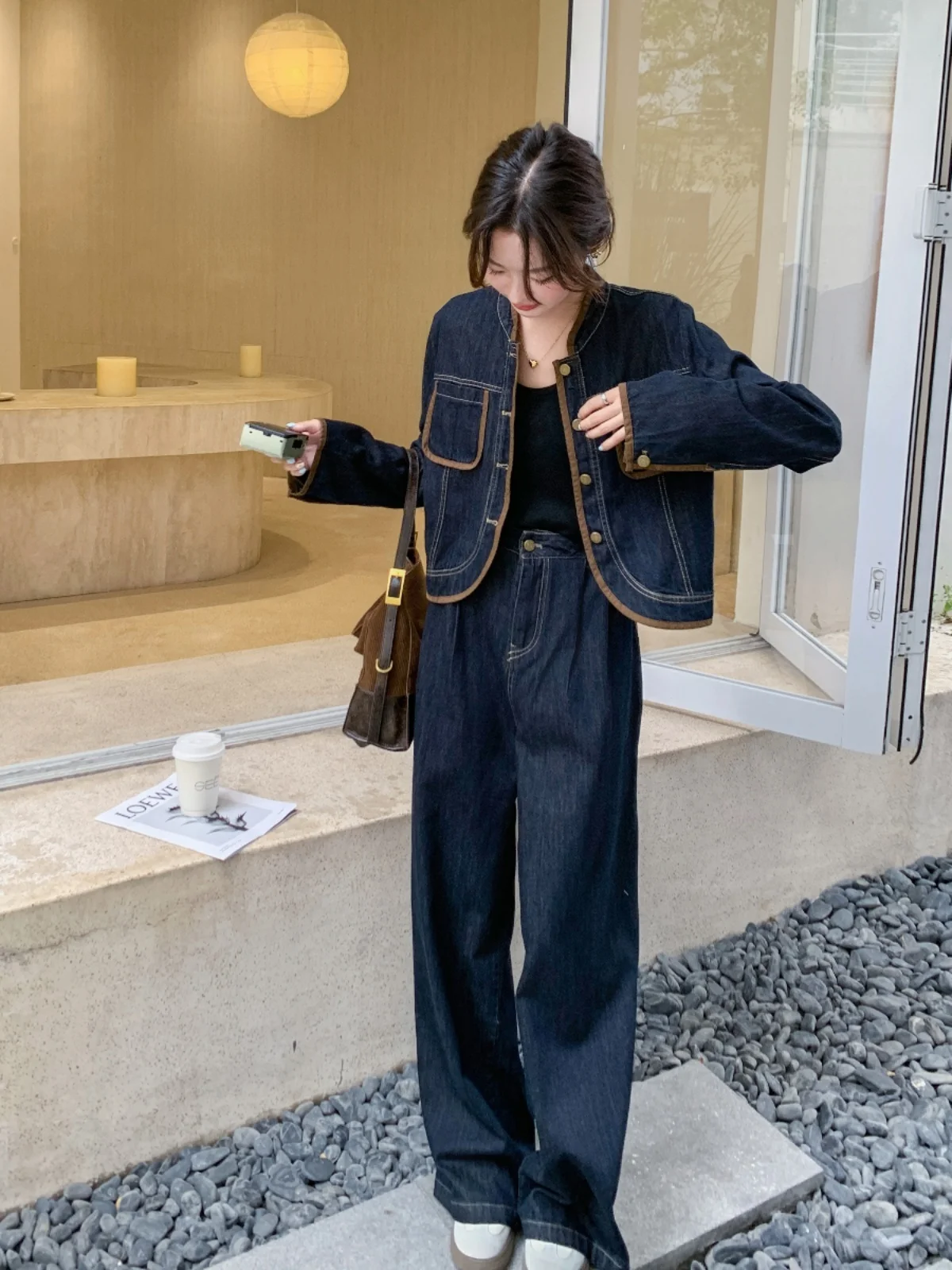 デニムトップスのコーデで失敗しない方法は？