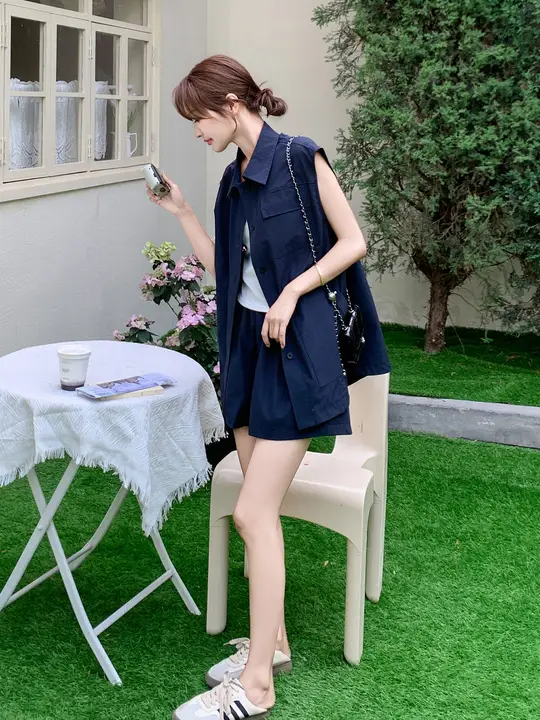 レトロデザインのジーンズ上下セット【ノースリーブシャツ・ショートパンツ・夏用】（セットアップ対応）