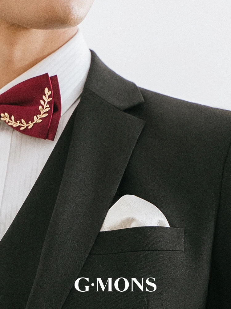 50代のフォーマルスーツで結婚式に着るなら、どんなアイテムが最適？