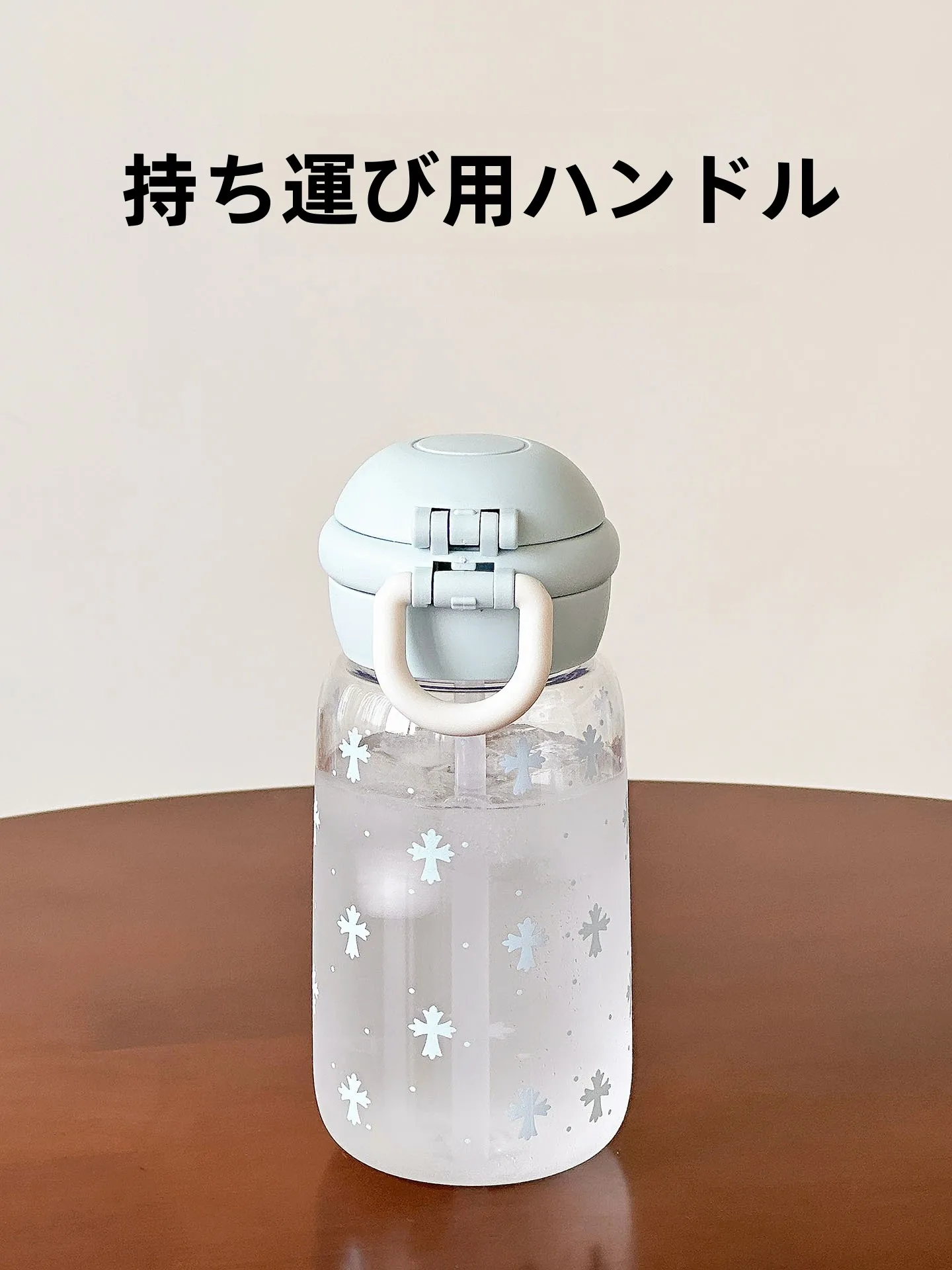 可愛いドット柄のプラスチック水筒：子供向け大容量モデルの実用性と使い勝手