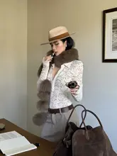 杏色レースVネックタイトTシャツ【長袖・女性用・秋季】