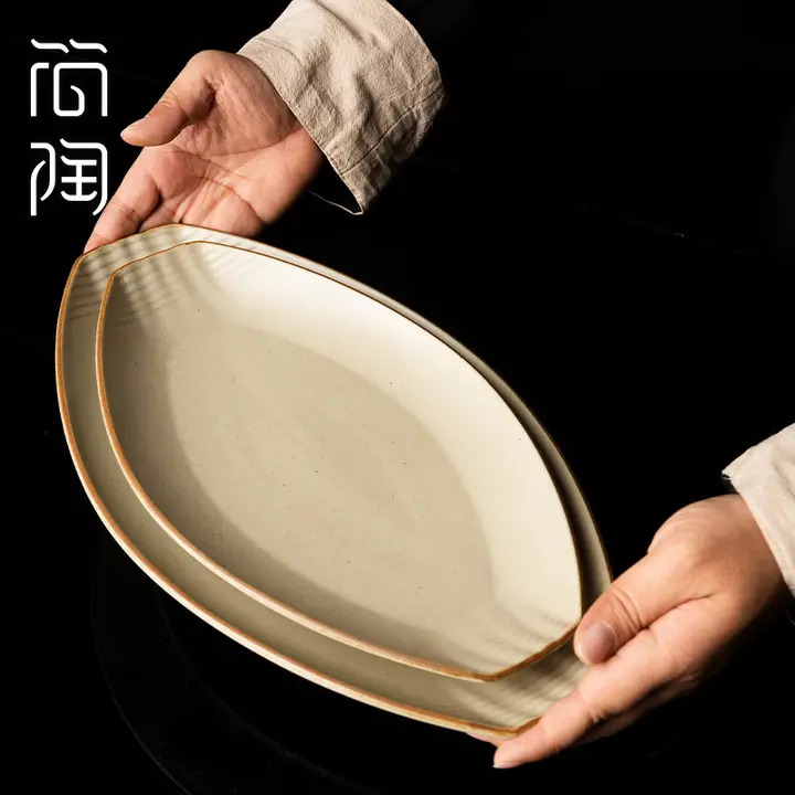 大きめの陶器製日本風魚皿【長方形・手作り・蒸し料理用】（セットアップ対応）