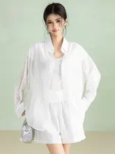 肌理感のある女性用日焼け防止シャツ【白・ゆったり・コーデ】（セットアップ対応）