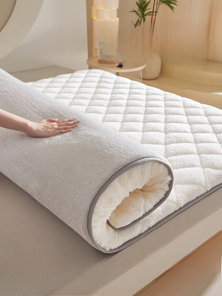 昼寝マットでぐっすり眠るには？スリーピングマットの選び方と、実際の使い方を徹底解説