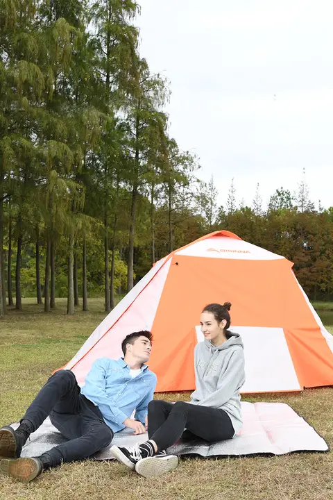 BSWolf 厚手アルミ防湿マット【携帯可能・折りたたみ式・キャンプ用・ピクニック対応】