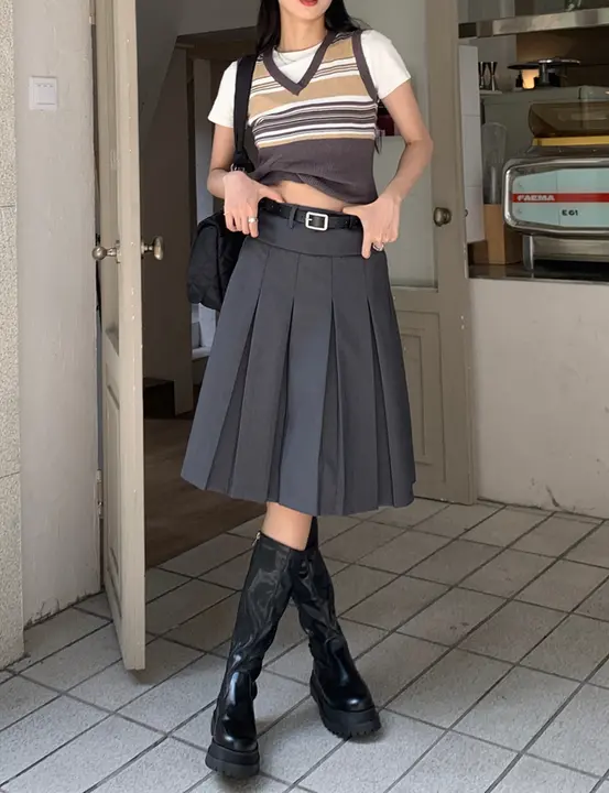 体型カバーに最適なグレーのAライン長スカート【レトロ風・ハイウエスト・プリーツデザイン】（セットアップ対応）