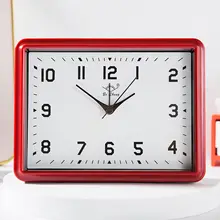 静音の大字デザイン目覚まし時計【老若男女向け・デスク用・リビング・寝室用】