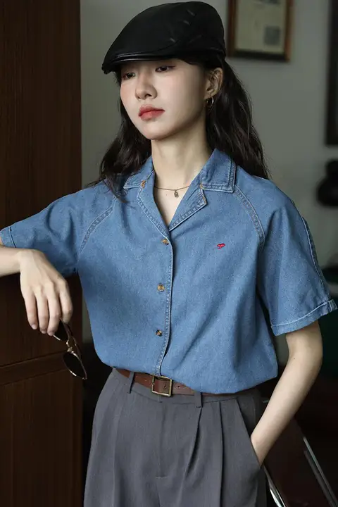 高品質なブルー刺繍のデザインショート袖デニムシャツ【レディース・夏用・シンプル・ヴィンテージ風】