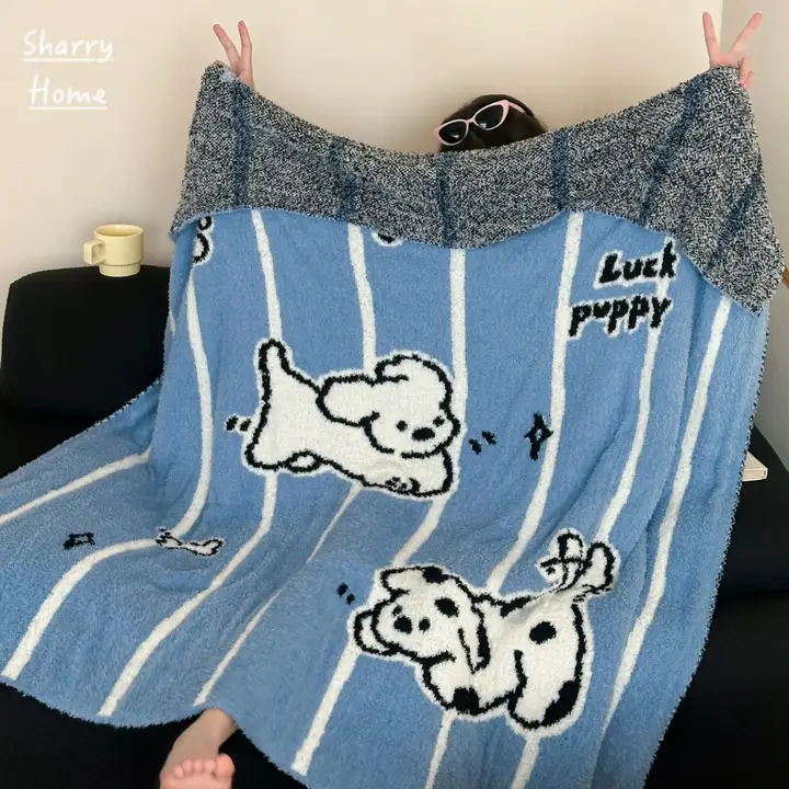 ブルーとホワイトのストライプ デザイン犬柄ハーフフリースブランケット【寝室やオフィス用・ニットソファカバー】
