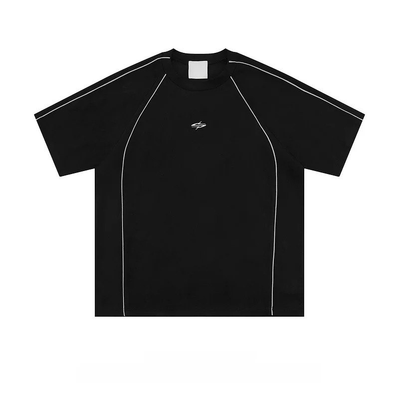 レトロラインデザインのゆったりフィット半袖Tシャツは、どんなシーンで活用できるのか