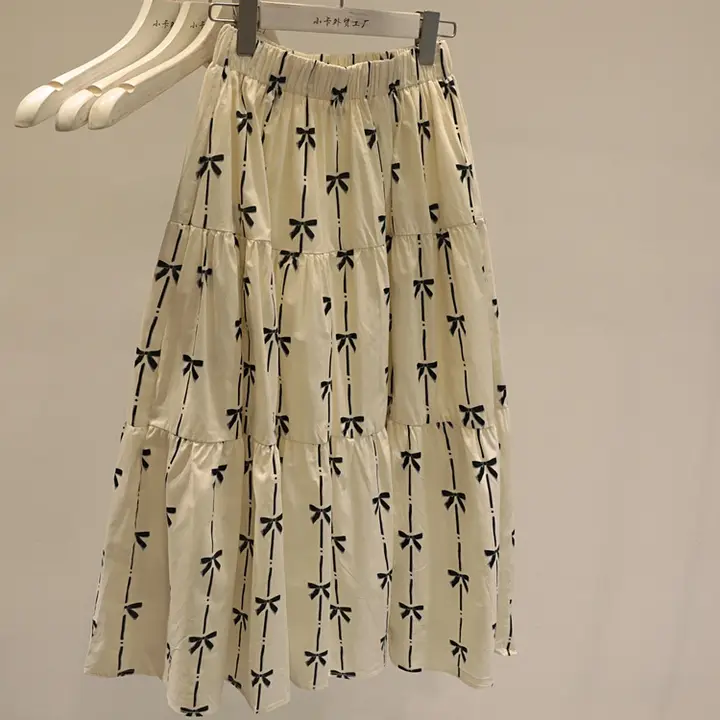 魅力的なウエストゴム花柄ロングスカート【春夏用・フレアデザイン】