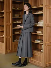 上品なグレーのハイウエストAラインミディスカート【プリーツデザイン・シンプルスタイル】