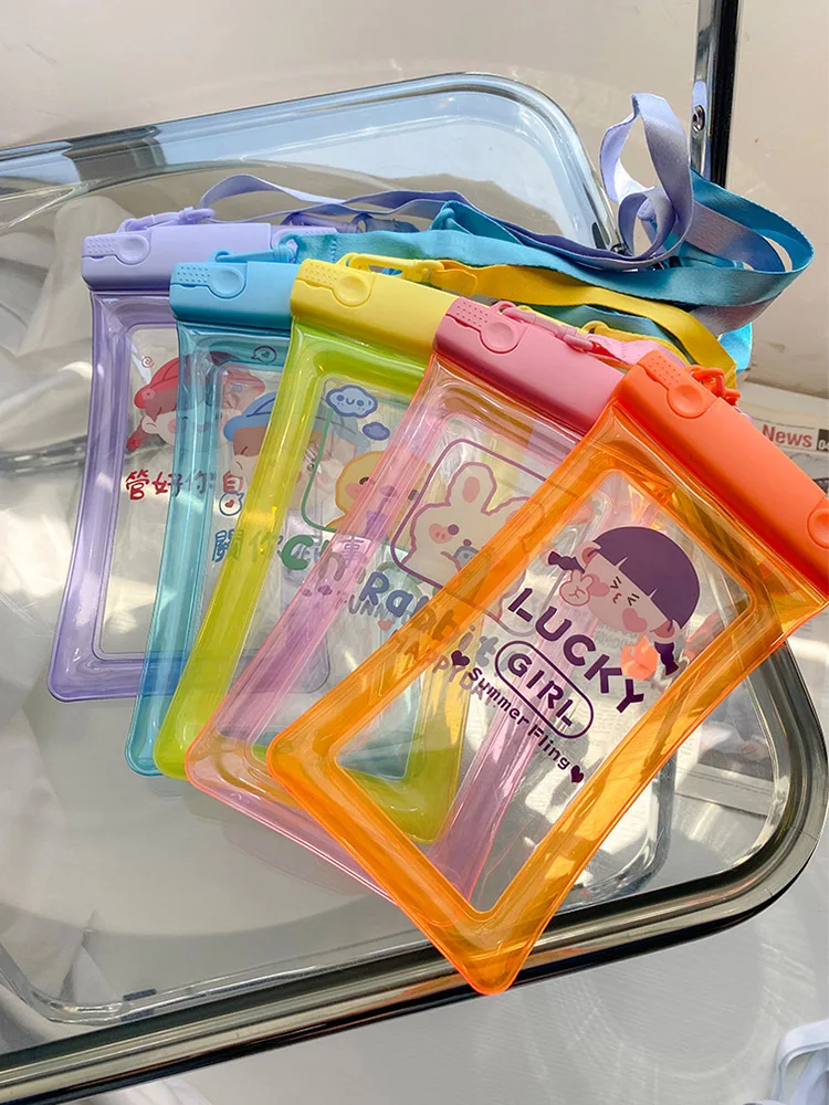 透明防水スマートフォンケースは、本当に必要なのか？