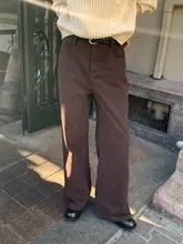 春秋用 カフェブラウンのストレートデニムパンツ【女性用・カジュアル・スリムフィット・フレア・ロング丈】