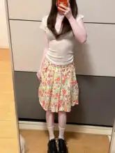 清新なフラワープリントのリゾートスタイルのプリーツスカート【Aライン・中丈・カジュアル】（セットアップ対応）