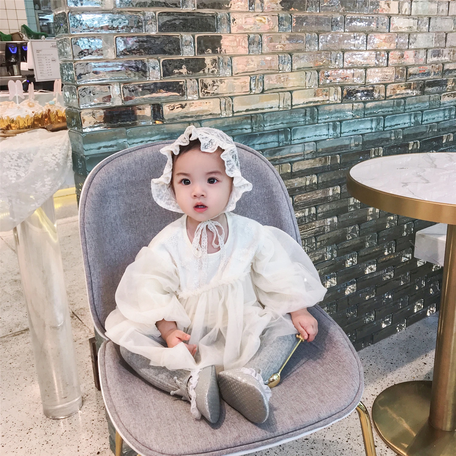 1歳誕生日 ドレス 人気で迷ったら、このワンピースがベスト？