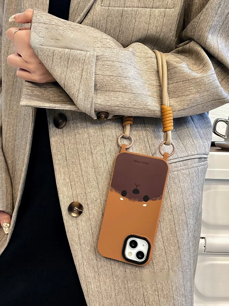 かわいいクマデザインのiPhone用ケース：ブラウン・ストラップ付きシリコンケースの実用性と使い勝手