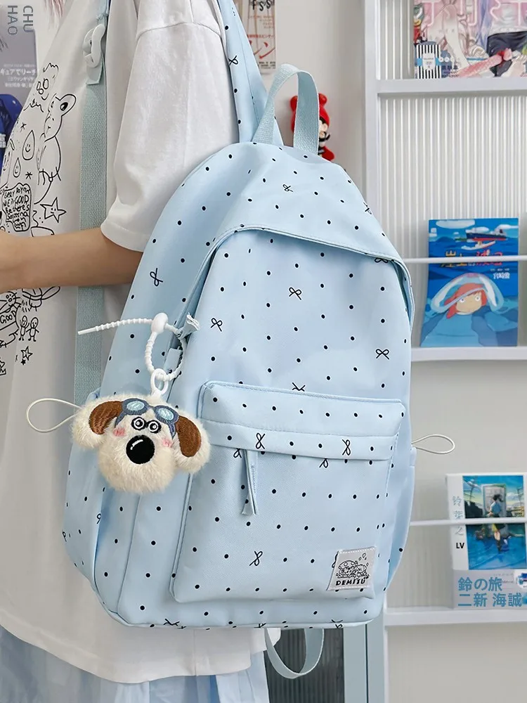 大学生通学リュックは「かわいい」が勝つ？ドット柄リボンデザインが今、女子学生に人気な理由とは
