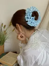 ボリュームたっぷりのレースフラワーヘアゴム【ジャイアントハイドランジアデザイン】