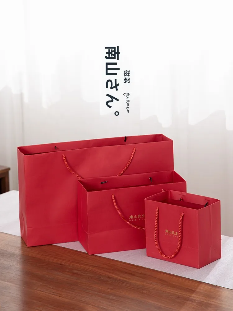 お年賀にぴったりなギフトは、伝統と現代が融合した「紅色茶具ギフトバッグ」を選ぶべき？