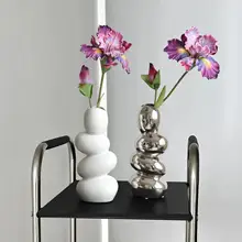 アブストラクトデザインの陶器製小花瓶【北欧風・リビング用・装飾アイテム】