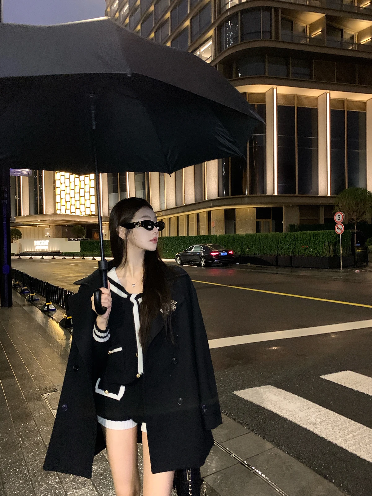 カーキとネイビーの相性は、本当に万能なの？実際の生活でどう活かすか