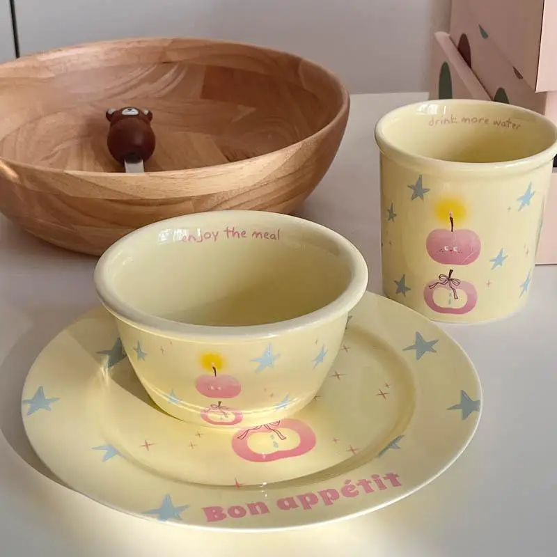 こぼれないコップ 子供向けの陶器製ハンドカップ：フルーツ柄デザインの安全性と使いやすさ