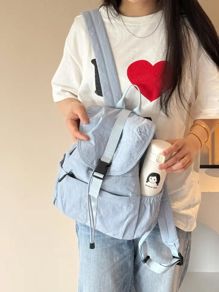 多ポケット軽量リュックサック【カジュアル・旅行用・シンプルデザイン】（セットアップ対応）