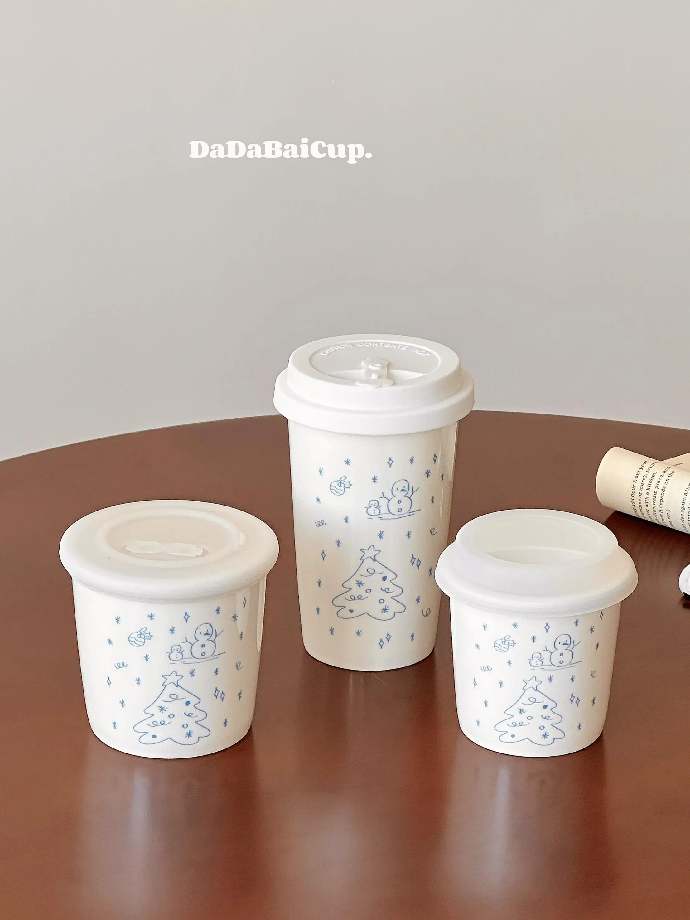 かわいらしいクリスマスツリーの陶器製コーヒーマグカップ：職場で使える女性へのプレゼント