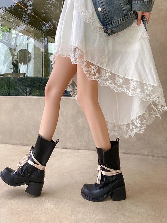 黒編み上げブーツは痛いですか？実は、足に優しい「厚底レザーショートブーツ」の正解がここに