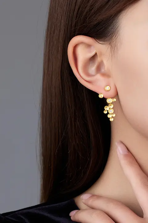 高級感あるS925純銀製ピアス【洗練されたデザイン・秋の贈り物に最適】