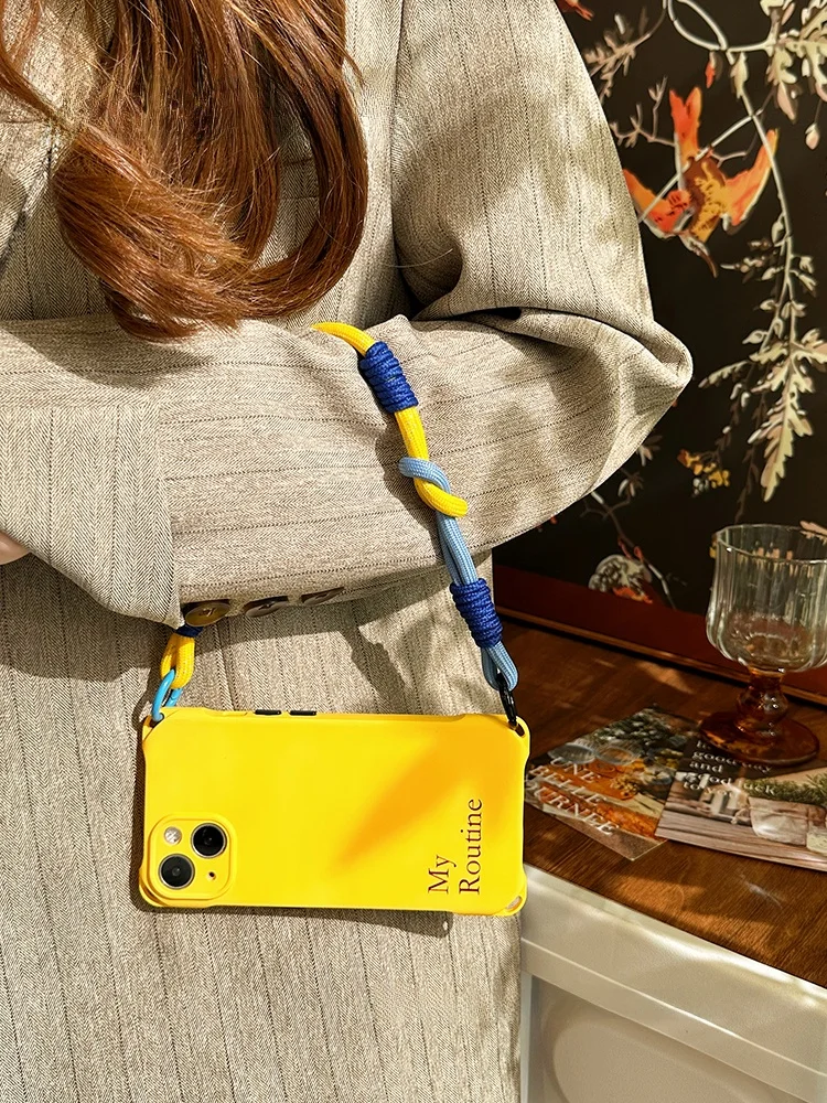 シンプルで便利！斜め掛け対応のスマートフォンケースが日常使いに最適な理由