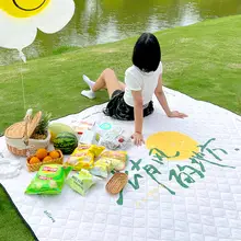 厚手アウトドアピクニックマット【防水・折りたたみ・持ち運び便利】