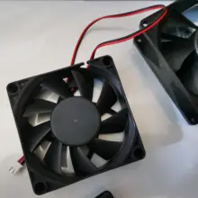 電動溶接機用冷却ファン【軸流ファン・二種類の電圧対応】
