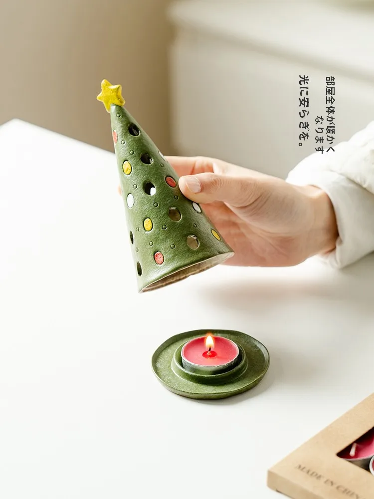 クリスマスツリーに差し込む一瞬を、どう表現する？手作り陶器キャンドルホルダーの心地よさを体感