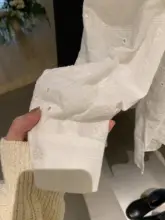 刺繍デザインの長袖ブラウス【白・フラワーレース・ゆったりしたシルエット・春夏用】