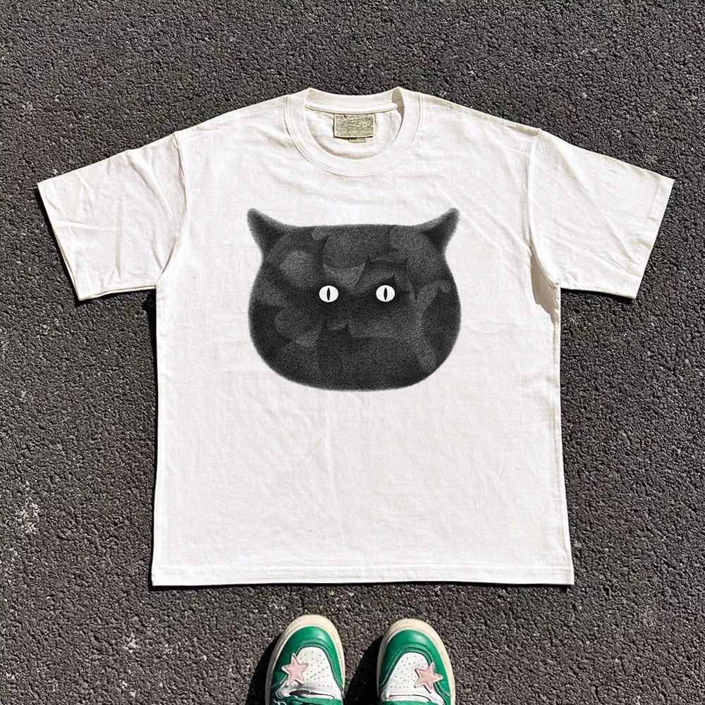 人気のモード系Tシャツとは？猫のデザインが心を癒す、夏の日常にぴったりな短袖Tシャツの選び方