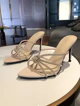 裸色ビジュー付きサンダル【セクシーなポインテッドトゥ・ハイヒール・ストラップデザイン】